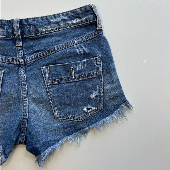 Free People Jean Shorts Denim Distressed Raw Hem Frayed Pockets Blue Size 24 - Picture 5 of 9
